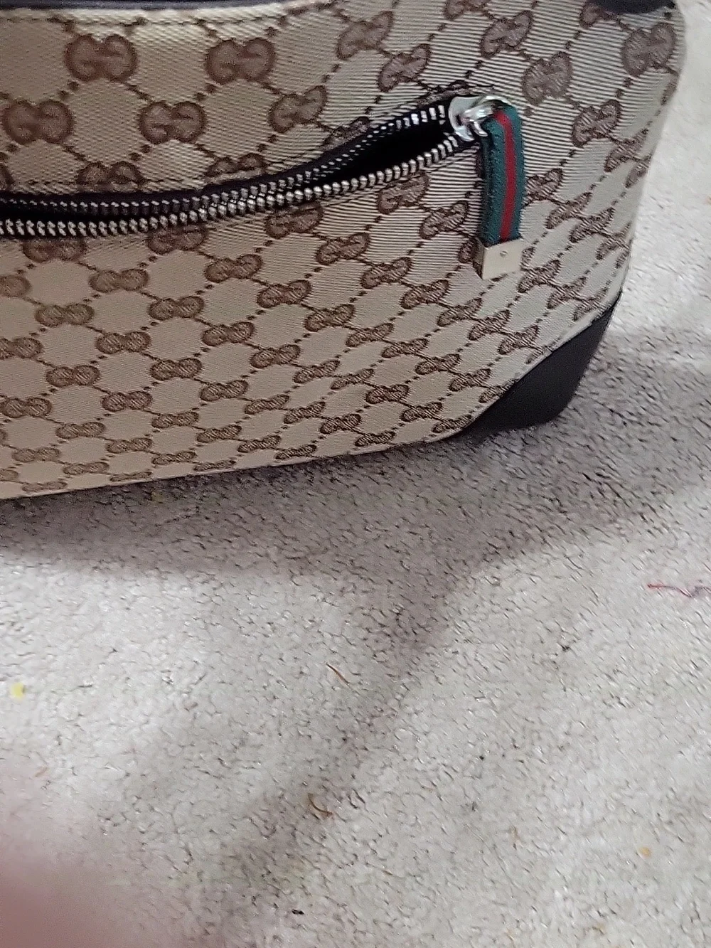 Gucci Beige GG Canvas Shoulder Bag with Brown Leather and Red-Green Chain - Picture 7 of 10